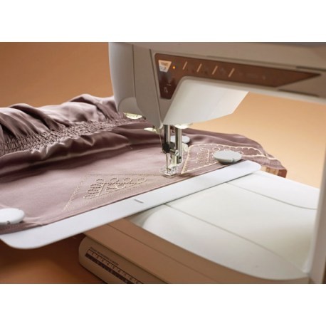 Macchina per cucire e ricamare husqvarna viking designer topaz 40