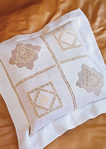 Heirloom insertion embroidery
