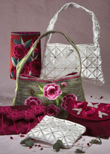 Pretty purses in the hoop