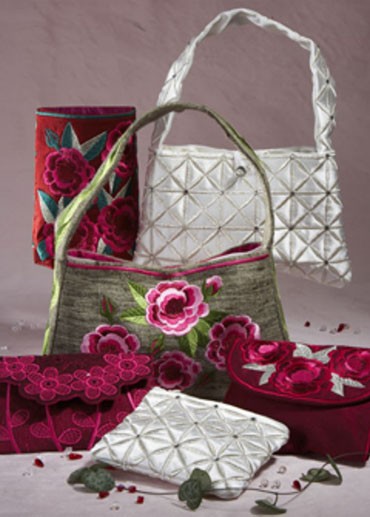 Pretty purses in the hoop