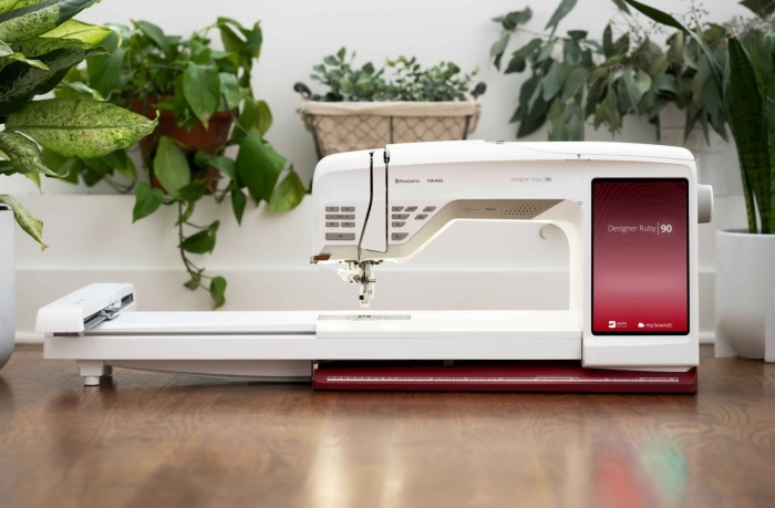 Macchina per cucire e ricamare husqvarna designer ruby 90 - immagine 3