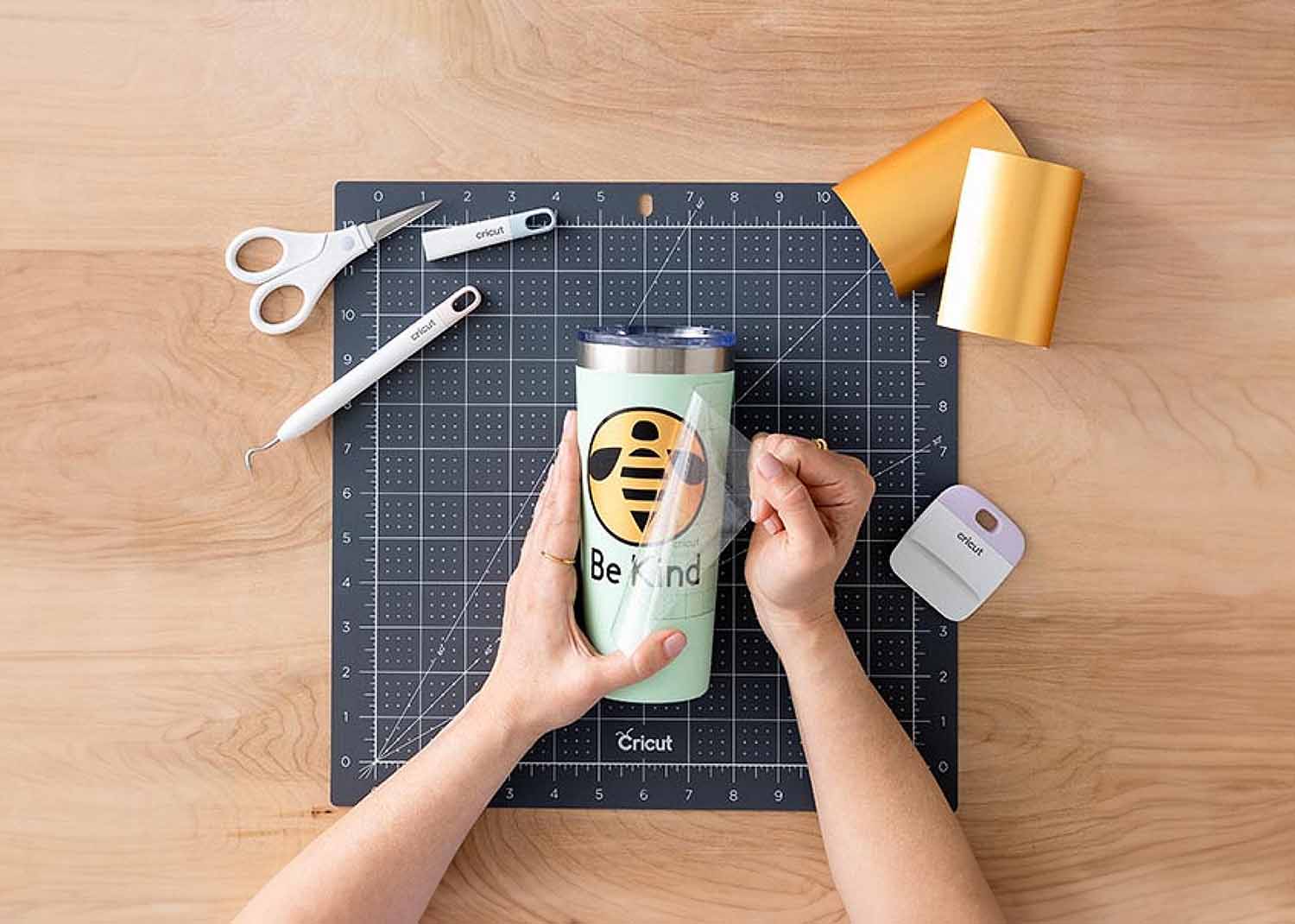 Cr2010391 3 - creattivamente Cricut pellicola per il trasferimento transfer tape 24,1cmx6m - immagine 3