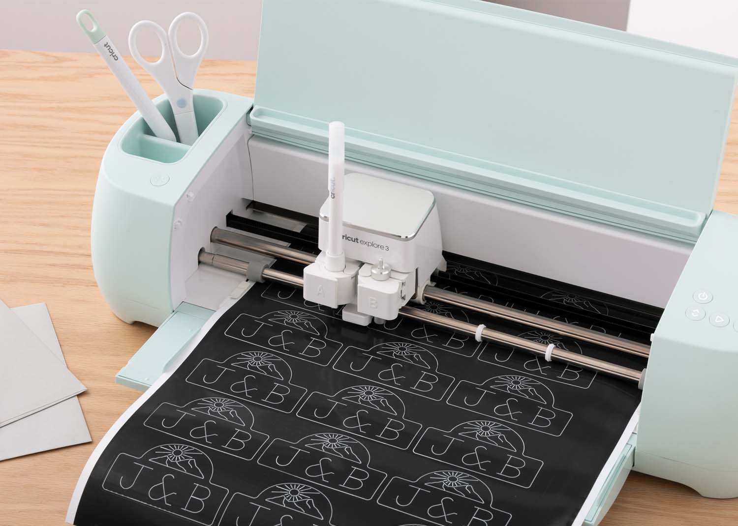 Cricut vinile scrivibile removibile nero 33cmx91,4cm - immagine 2