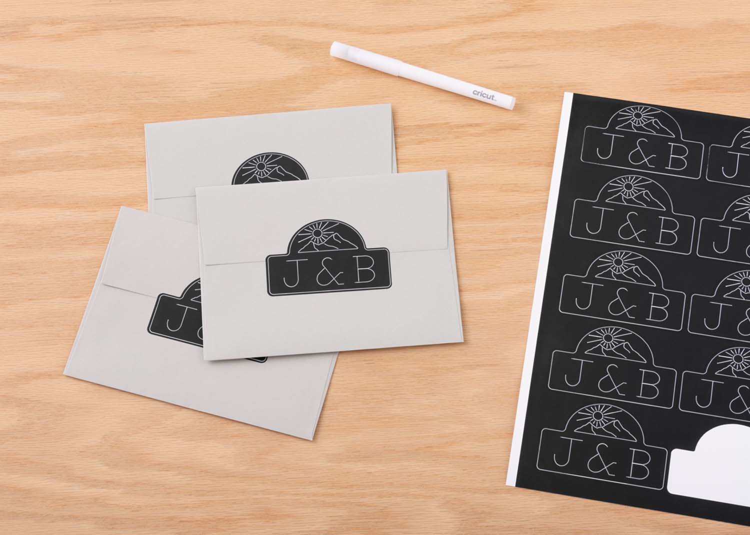 Cricut vinile scrivibile removibile nero 33cmx91,4cm - immagine 3